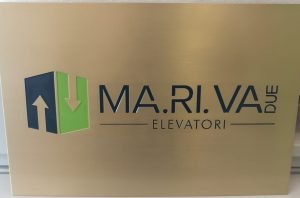 Targa Mariva in ottone incisa